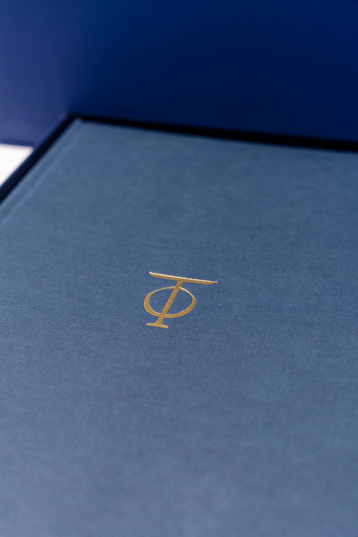 Geschenkdoos Clos du Temple met zijn collector-boek
